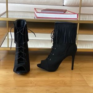 NWOT Nubuck Fringe Booties